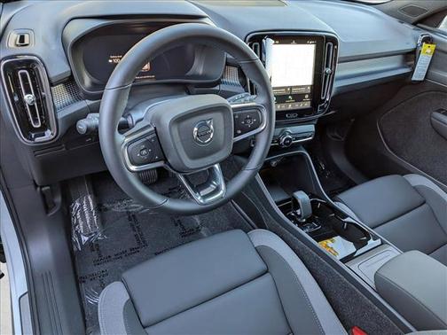 2026 Volvo EX40 Twin Motor Plus