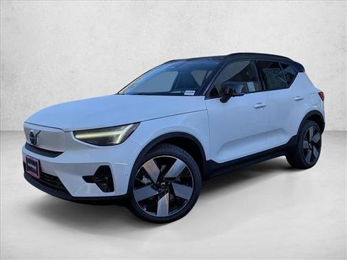 2026 Volvo EX40 Twin Motor Plus