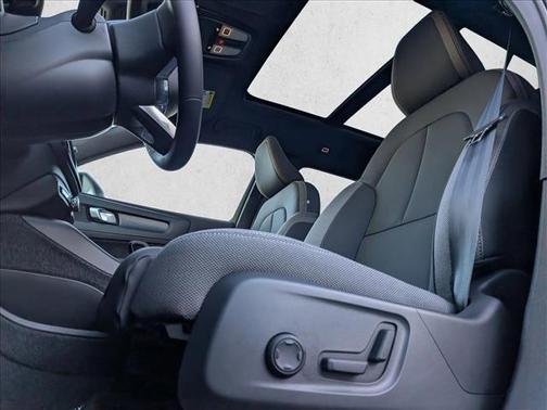 2026 Volvo EX40 Twin Motor Plus