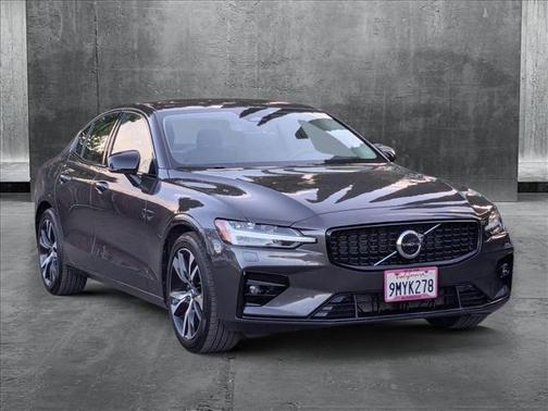 2025 Volvo S60 B5 Core