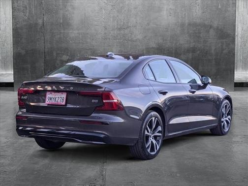 2025 Volvo S60 B5 Core