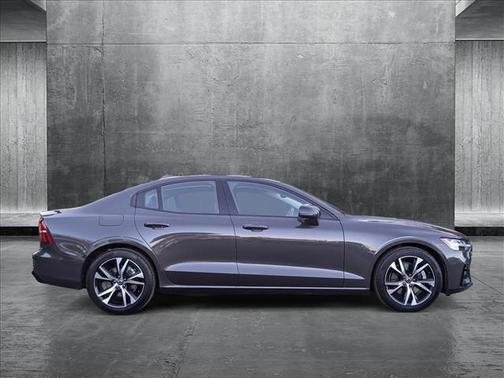 2025 Volvo S60 B5 Core
