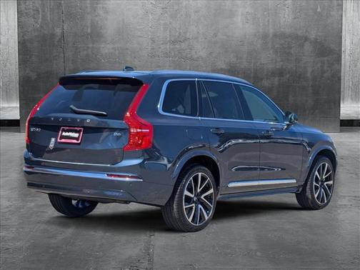 2025 Volvo XC90 B6 Plus 6-Seater