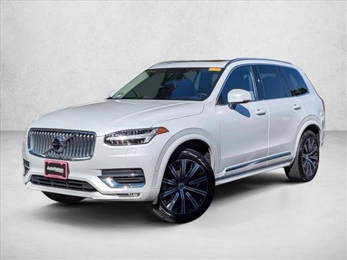 Crystal White Metallic 2023 Volvo XC90 B5 Plus