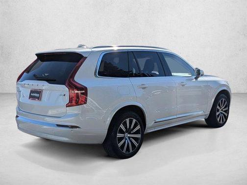 Crystal White Metallic 2023 Volvo XC90 B5 Plus