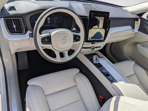 2026 Volvo XC60 B5 Ultra