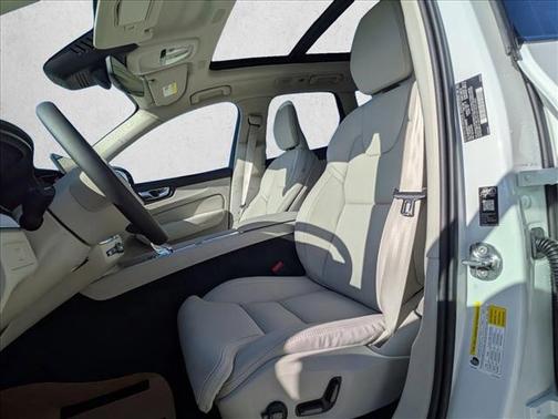 2026 Volvo XC60 B5 Ultra