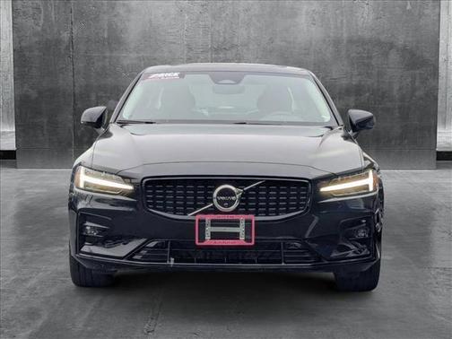 2025 Volvo S60 B5 Plus