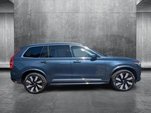2023 Volvo XC90 Recharge Plug-In Hybrid T8 Ultimate Bright Theme 7-Seater