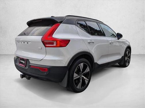 2021 Volvo XC40 Recharge Pure Electric P8