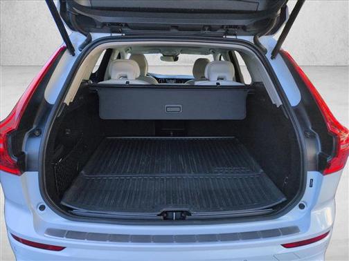 2023 Volvo XC60 Recharge Plug-In Hybrid T8 Ultimate Dark Theme