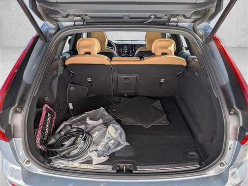2023 Volvo XC60 Recharge Plug-In Hybrid T8 Ultimate Bright Theme