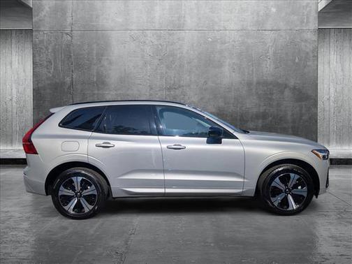 2025 Volvo XC60 Plug-In Hybrid T8 Core