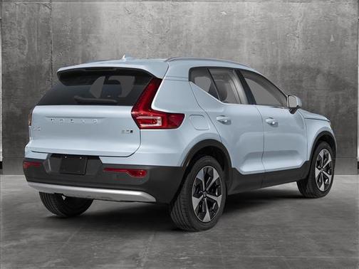 2025 Volvo XC40 B5 Ultra Dark Theme