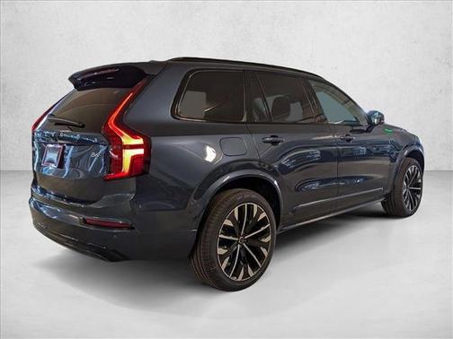2026 Volvo XC90 B6 Ultra Dark Theme 7-Seater