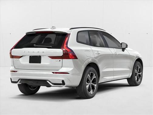Crystal White Metallic 2026 Volvo XC60 B5 Plus