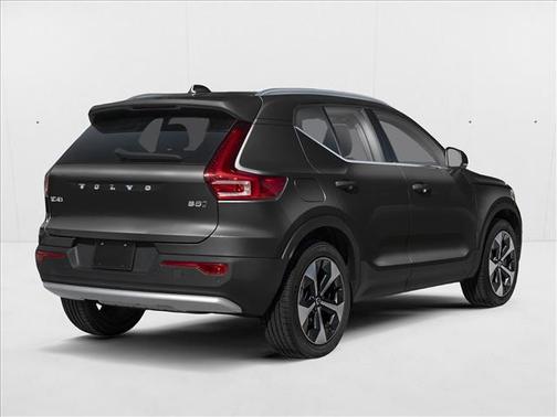 2025 Volvo XC40 B5 Core Bright Theme