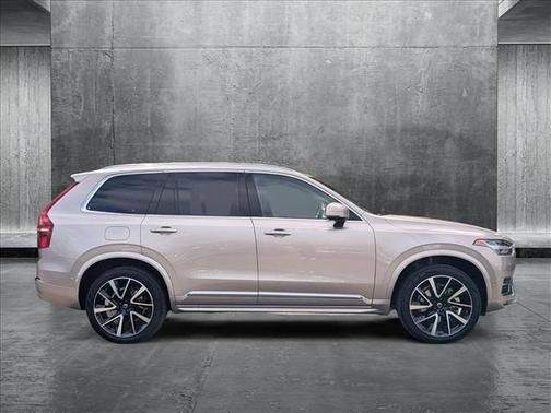 2025 Volvo XC90 B6 Plus 6-Seater