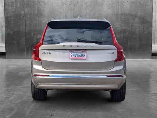 2025 Volvo XC90 B6 Plus 6-Seater