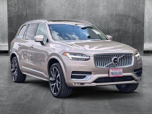 2025 Volvo XC90 B6 Plus 6-Seater
