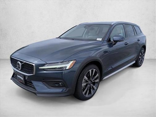 Denim Blue Metallic 2026 Volvo V60 Cross Country Ultra, B5 AWD Gas (mild hybrid)