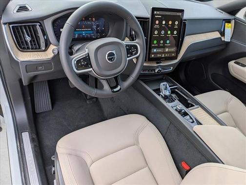 2026 Volvo XC60 B5 Plus