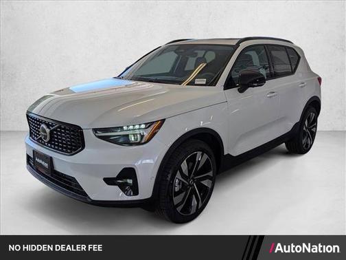 Crystal White 2026 Volvo XC40 Ultra, B5 AWD Gas (mild hybrid), Dark