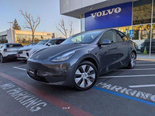 2021 Tesla Model Y Long Range Dual Motor All-Wheel Drive