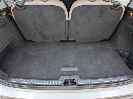 Crystal White Pearl 2026 Volvo XC90 Core, B6 AWD Gas (mild hybrid), Gasoline, Bright, 7 Seats