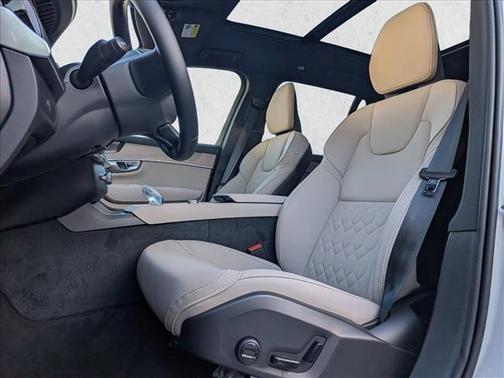 2026 Volvo XC90 B6 Plus 7-Seater
