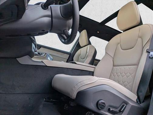 2026 Volvo XC90 Plus, B6 AWD Gas (mild hybrid), Gasoline, Bright, 7 Seats