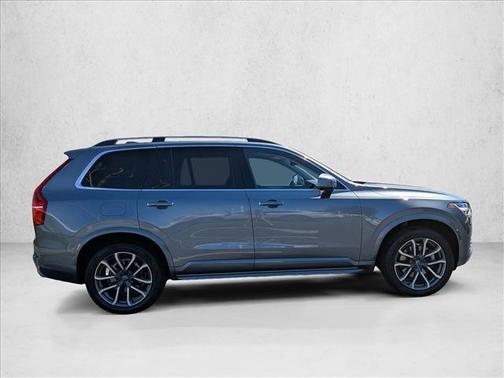 2019 Volvo XC90 T6 Momentum