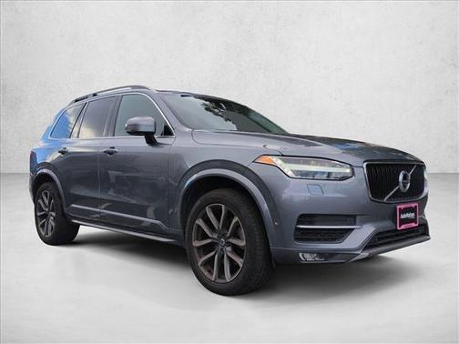 2019 Volvo XC90 T6 Momentum