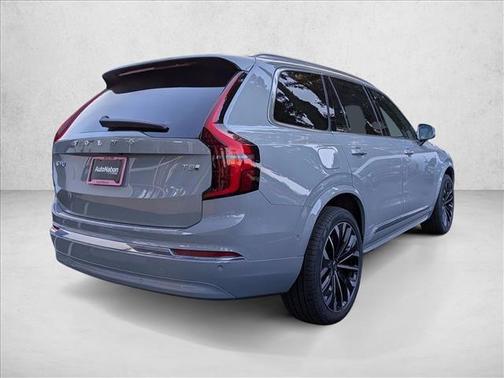 2026 Volvo XC90 Plug-In Hybrid T8 Plus 7-Seater