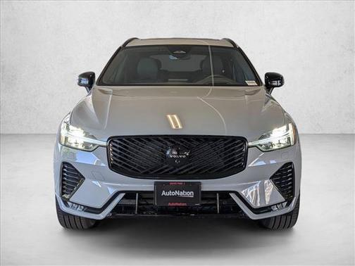 Vapour Grey Metallic 2026 Volvo XC60 B5 Ultra Black Edition
