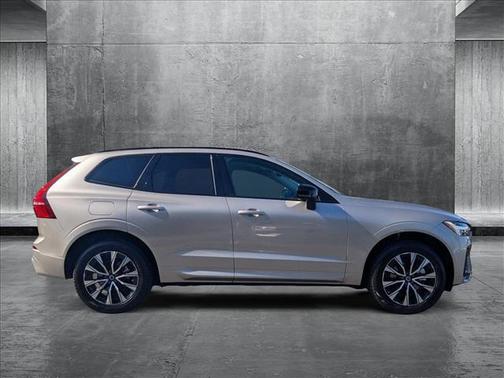 2025 Volvo XC60 B5 Core