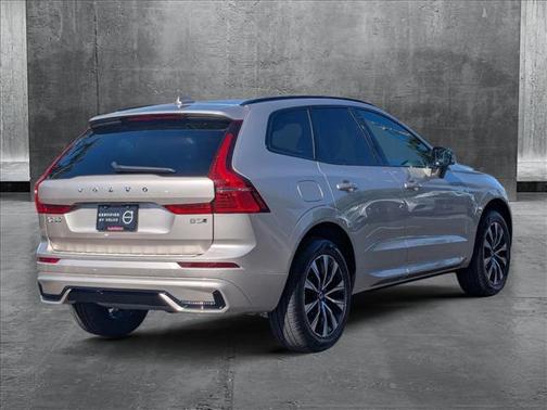2025 Volvo XC60 B5 Core