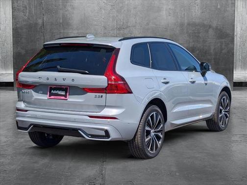 2025 Volvo XC60 B5 Plus
