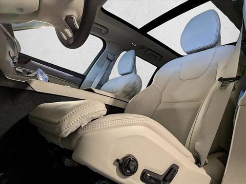 2026 Volvo XC90 Ultra, B6 AWD Gas (mild hybrid), Gasoline, Bright, 7 Seats