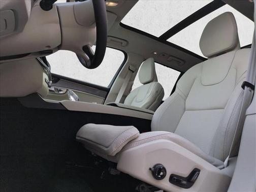2026 Volvo XC90 Ultra, B6 AWD Gas (mild hybrid), Gasoline, Bright, 7 Seats