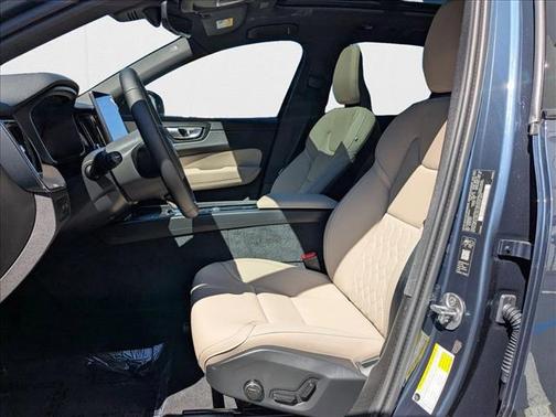 2026 Volvo XC60 Plug-In Hybrid T8 Plus