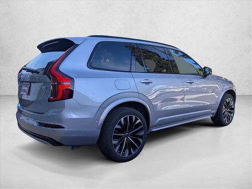 2026 Volvo XC90 B6 Ultra Dark Theme 6-Seater