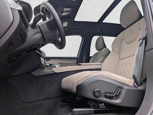 2026 Volvo XC90 B6 Plus 7-Seater