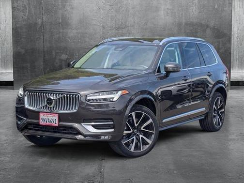 2025 Volvo XC90 B6 Plus 7-Seater