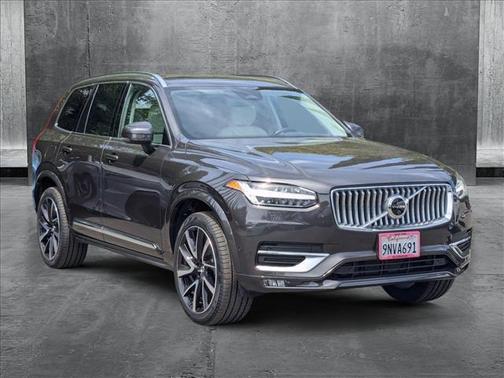 2025 Volvo XC90 B6 Plus 7-Seater