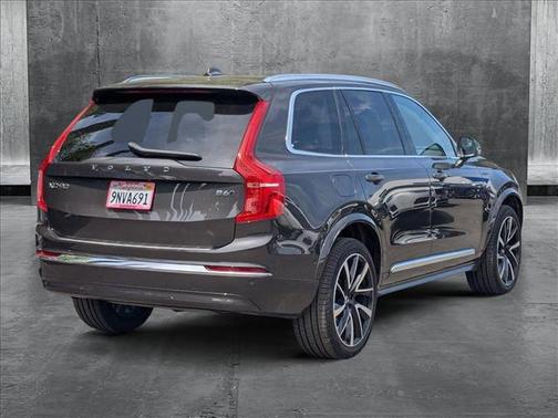 2025 Volvo XC90 B6 Plus 7-Seater