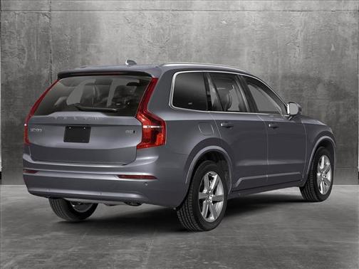 2025 Volvo XC90 B5 Core