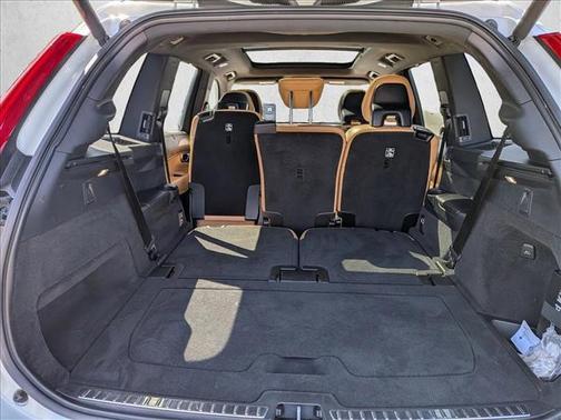 Crystal White Pearl Metallic 2019 Volvo XC90 T6 Inscription