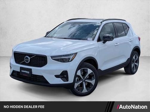 Crystal White 2026 Volvo XC40 Plus, B5 AWD Gas (mild hybrid), Dark