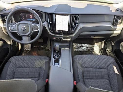 2025 Volvo XC60 B5 Core